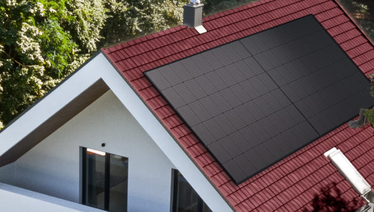 střecha s fotovoltaickými pannely